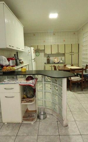 Casa à venda com 270m², 6 quartos e 3 vagasCozinha