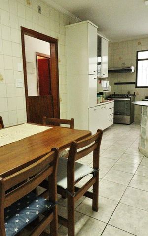 Casa à venda com 270m², 6 quartos e 3 vagasCozinha