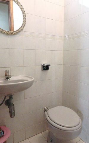 Casa à venda com 270m², 6 quartos e 3 vagasBanheiro