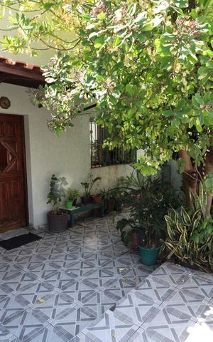 Casa à venda com 270m², 6 quartos e 3 vagasFachada