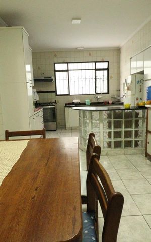Casa à venda com 270m², 6 quartos e 3 vagasCozinha