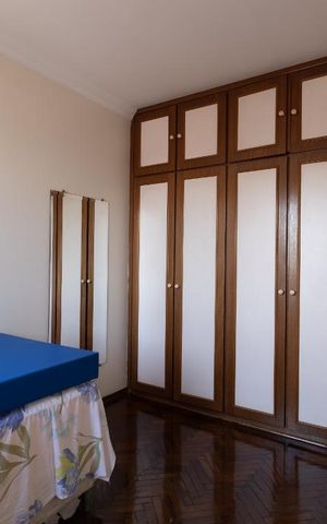 Apartamento à venda com 195m², 4 quartos e 2 vagas Apartamento à venda com 195m², 4 quartos e 2 vagasQuarto 1