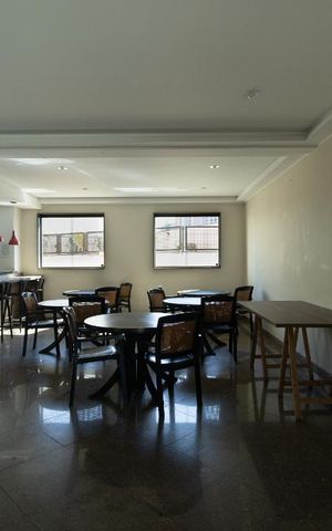 Apartamento à venda com 195m², 4 quartos e 2 vagas Apartamento à venda com 195m², 4 quartos e 2 vagasSalão de festas