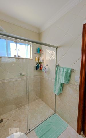 Casa à venda com 610m², 3 quartos e 5 vagasBanheiro da Suite 2
