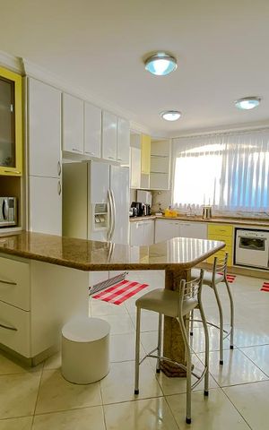 Casa à venda com 610m², 3 quartos e 5 vagasCozinha