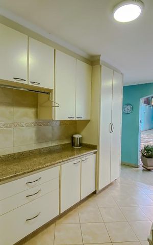 Casa à venda com 610m², 3 quartos e 5 vagasLavanderia