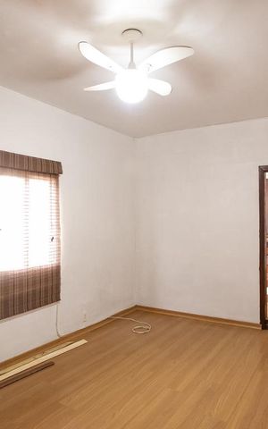 Casa à venda com 360m², 4 quartos e 1 vagaSala
