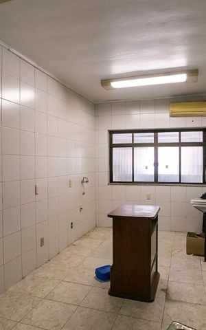 Casa à venda com 360m², 4 quartos e 1 vagaEscritório