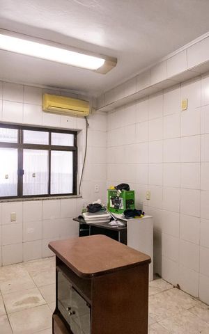 Casa à venda com 360m², 4 quartos e 1 vagaEscritório