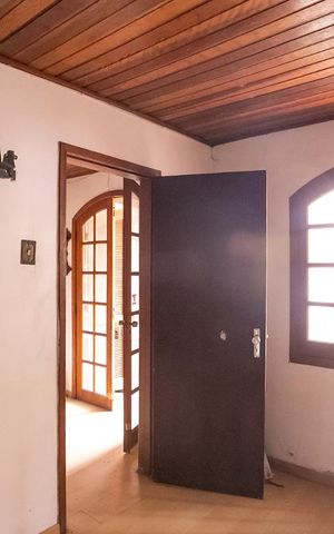 Casa à venda com 360m², 4 quartos e 1 vagaQuarto dos fundos