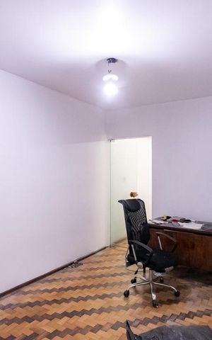 Casa à venda com 360m², 4 quartos e 1 vagaEscritório