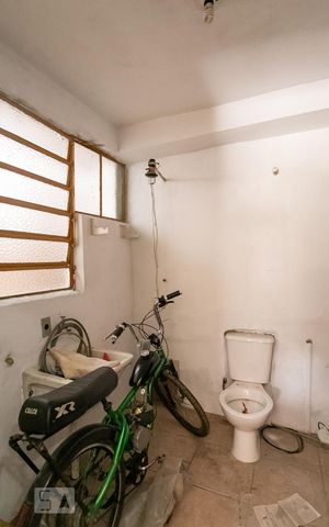 Casa à venda com 360m², 4 quartos e 1 vagaBanheiro de Serviço