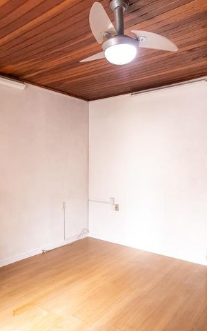 Casa à venda com 360m², 4 quartos e 1 vagaSuíte