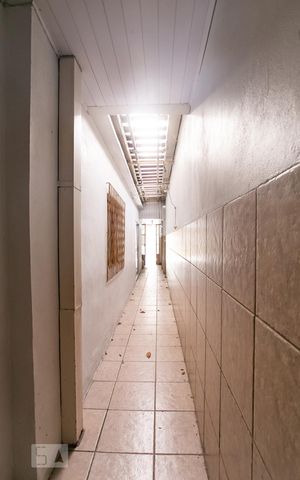 Casa à venda com 360m², 4 quartos e 1 vagaCorredor