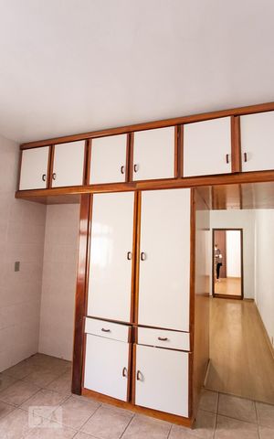 Casa à venda com 360m², 4 quartos e 1 vagaDetalhe