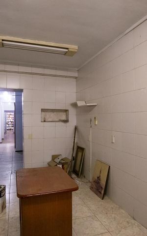 Casa à venda com 360m², 4 quartos e 1 vagaEscritório