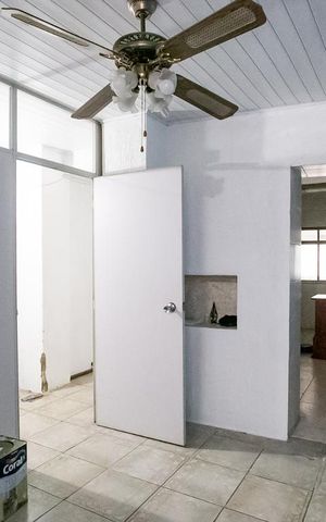 Casa à venda com 360m², 4 quartos e 1 vagaEscritório