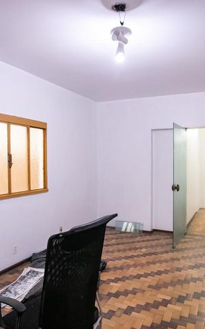 Casa à venda com 360m², 4 quartos e 1 vagaEscritório