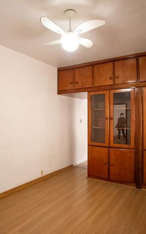 Casa à venda com 360m², 4 quartos e 1 vagaSala