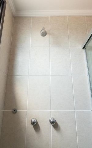 Apartamento para alugar com 104m², 3 quartos e 2 vagas Apartamento para alugar com 104m², 3 quartos e 2 vagasBanheiro da Suíte - Chuveiro