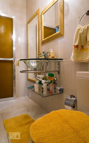 Casa à venda com 340m², 3 quartos e 2 vagasBanheiro da Suíte 1