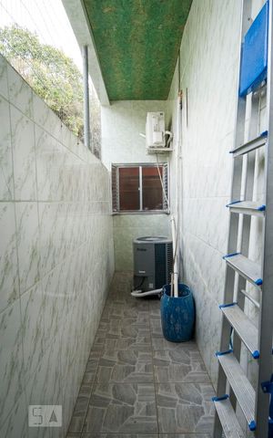 Casa à venda com 340m², 3 quartos e 2 vagasCorredor Externo
