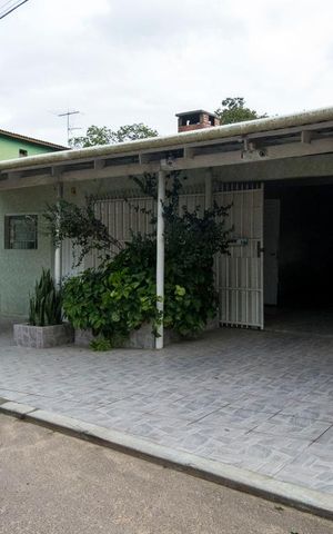 Casa à venda com 340m², 3 quartos e 2 vagasFachada