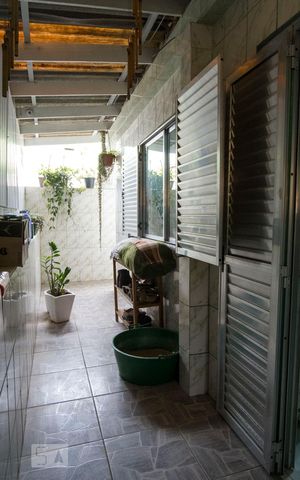 Casa à venda com 340m², 3 quartos e 2 vagasCorredor Externo