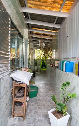 Casa à venda com 340m², 3 quartos e 2 vagasCorredor Externo