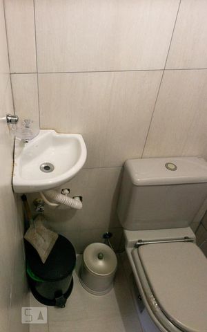 Apartamento para alugar com 86m², 3 quartos e sem vaga Apartamento para alugar com 86m², 3 quartos e sem vagaBanheiro de serviço
