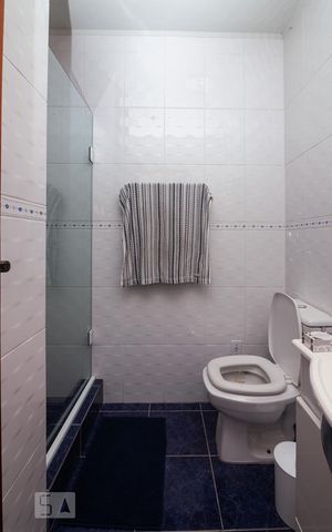 Casa de condomínio à venda com 183m², 3 quartos e 2 vagas Casa de condomínio à venda com 183m², 3 quartos e 2 vagasBanheiro