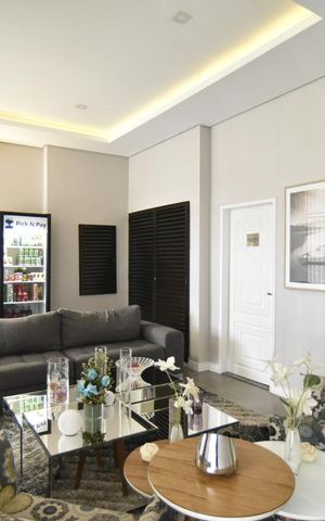 Apartamento à venda com 60m², 2 quartos e 1 vagaÁrea comum: hall de entrada e loja de conveniência