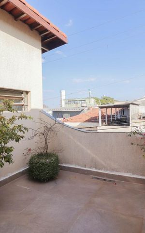 Casa à venda com 300m², 3 quartos e 4 vagas Casa à venda com 300m², 3 quartos e 4 vagasQuintal