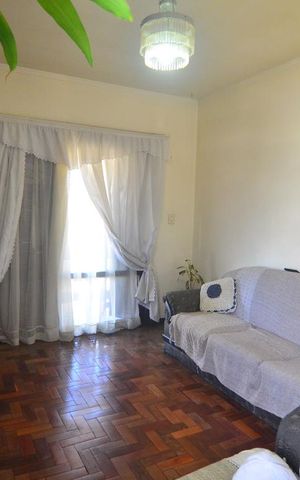 Casa à venda com 100m², 3 quartos e 2 vagasSala
