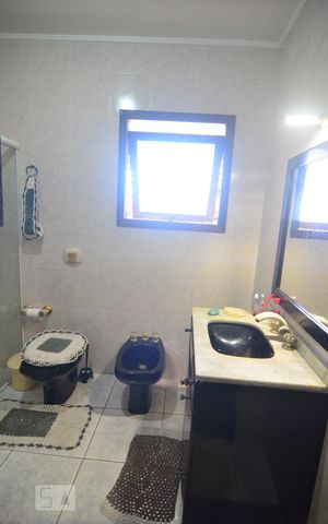 Casa à venda com 100m², 3 quartos e 2 vagasBanheiro