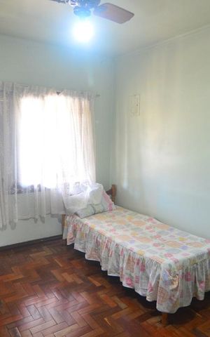 Casa à venda com 100m², 3 quartos e 2 vagasQuarto 3