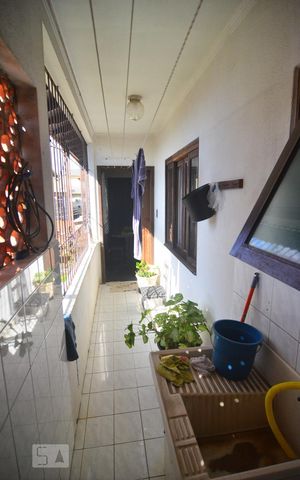Casa à venda com 100m², 3 quartos e 2 vagasÁrea de serviço