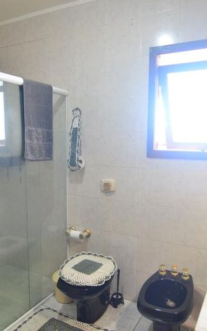Casa à venda com 100m², 3 quartos e 2 vagasBanheiro