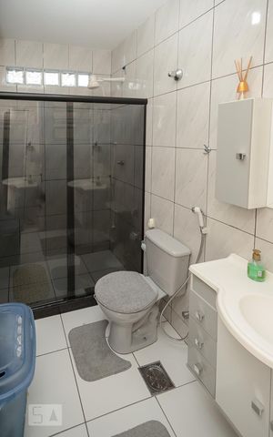 Casa à venda com 108m², 3 quartos e sem vaga Casa à venda com 108m², 3 quartos e sem vagaBanheiro 2