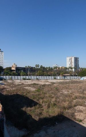 Casa à venda com 440m², 4 quartos e 2 vagas Casa à venda com 440m², 4 quartos e 2 vagasVista