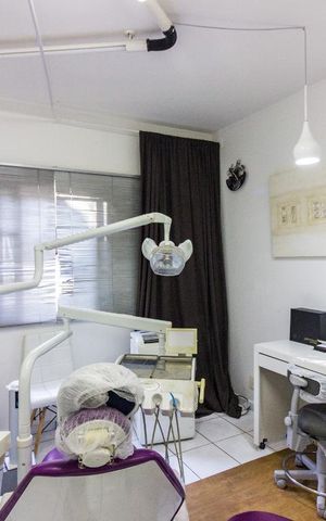 Casa à venda com 270m², 3 quartos e 4 vagasSuite