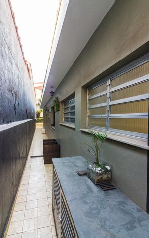Casa à venda com 270m², 3 quartos e 4 vagasCorredor Lateral