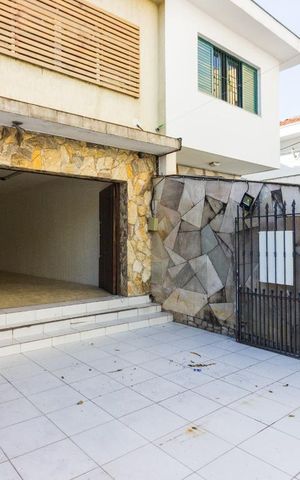 Casa à venda com 270m², 3 quartos e 4 vagasGaragem
