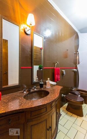 Casa à venda com 270m², 3 quartos e 4 vagasBanheiro 1