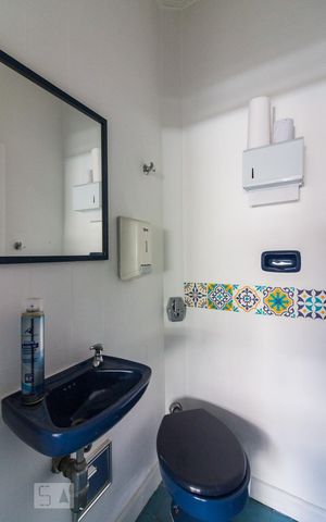 Casa à venda com 270m², 3 quartos e 4 vagasBanheiro de Serviço