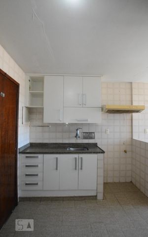 Apartamento para alugar com 69m², 2 quartos e 1 vagaCozinha