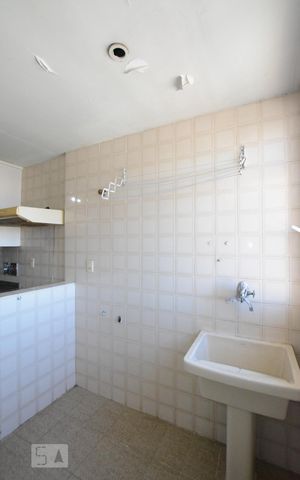 Apartamento para alugar com 69m², 2 quartos e 1 vagaÁrea de serviço