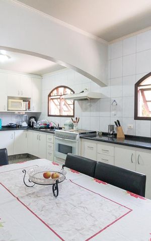 Casa à venda com 431m², 4 quartos e 5 vagasCozinha