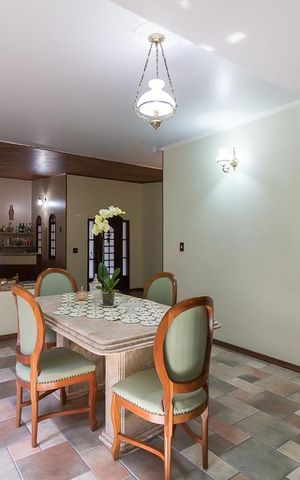 Casa à venda com 431m², 4 quartos e 5 vagasSala de jantar