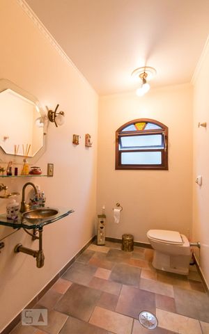 Casa à venda com 431m², 4 quartos e 5 vagasLavabo